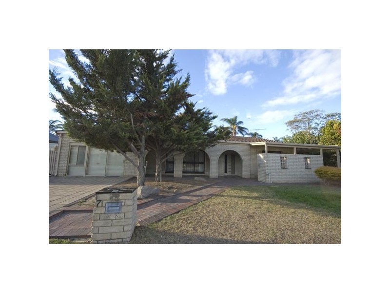 7 Greenfield Crescent, West Lakes Shore SA 5020