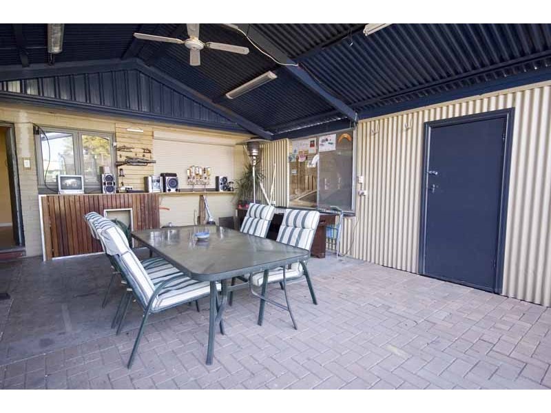 824 Military Road, North Haven SA 5018