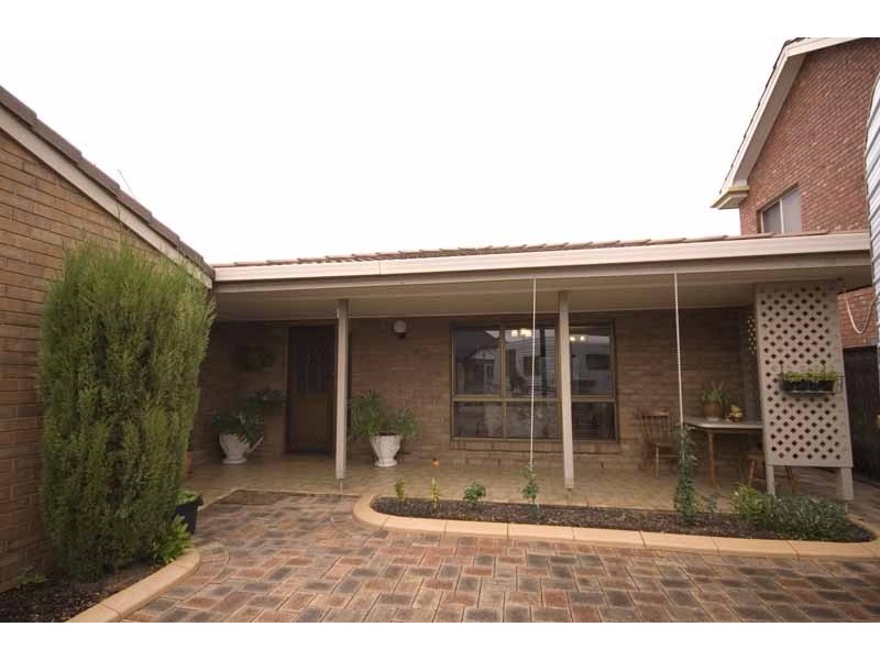 10 McDonald Grove, West Lakes SA 5021