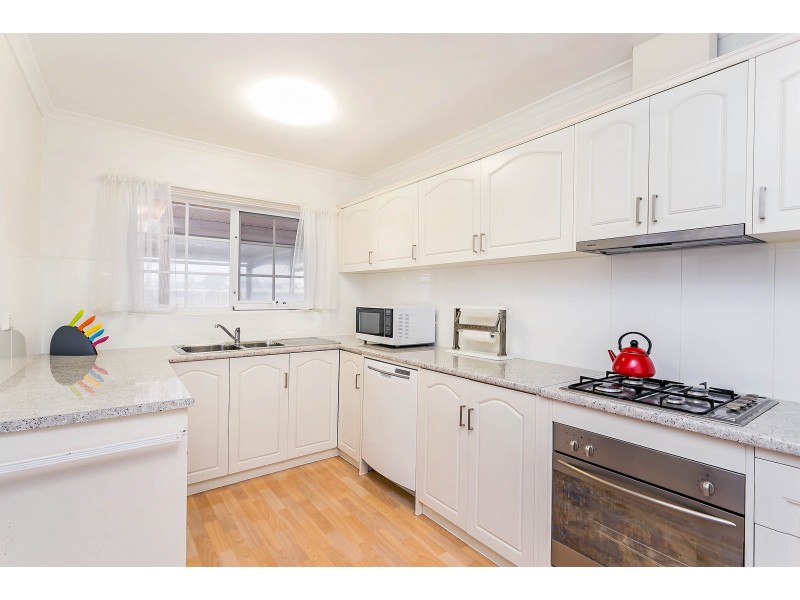 8/8 Hansen Court, West Lakes Shore SA 5020