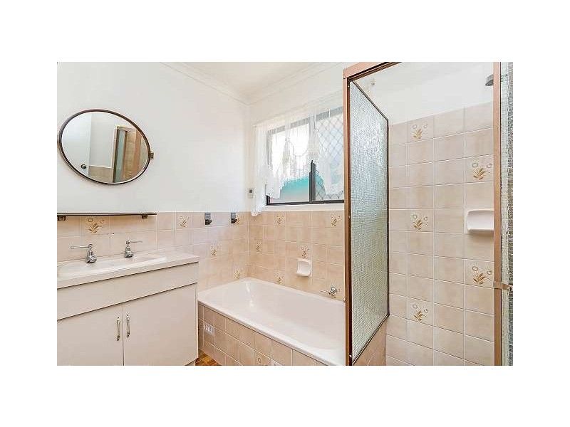 32 Lancaster Drive, North Haven SA 5018