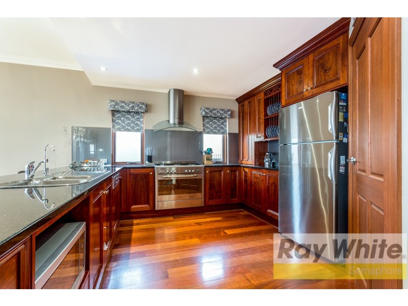 36 Seaspray Avenue, North Haven SA 5018