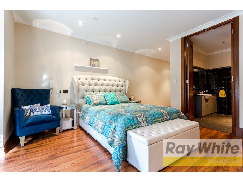 36 Seaspray Avenue, North Haven SA 5018