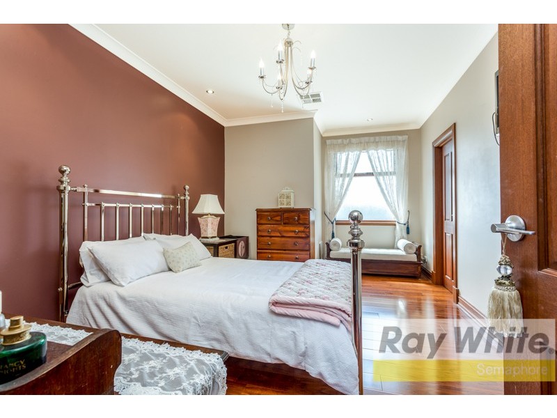 36 Seaspray Avenue, North Haven SA 5018