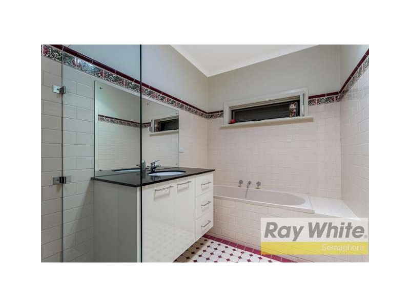 4 Farman Avenue, Hendon SA 5014