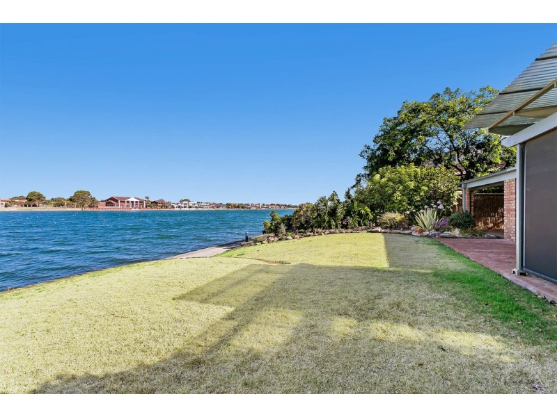 7 Sunlake Place, Tennyson SA 5022