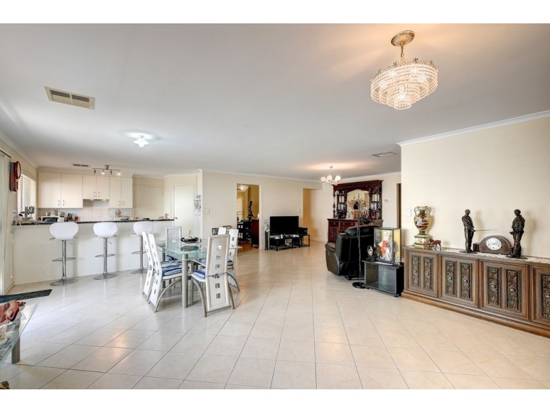 11 Klar Avenue, Darlington SA 5047