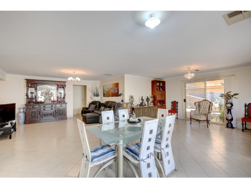 11 Klar Avenue, Darlington SA 5047