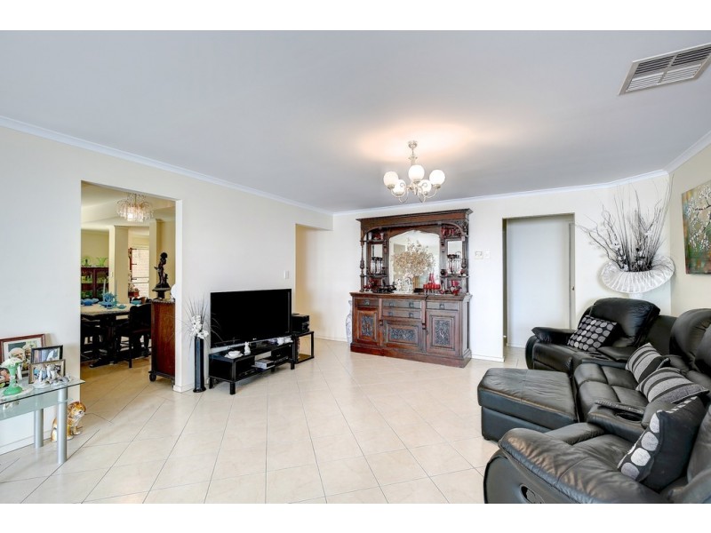 11 Klar Avenue, Darlington SA 5047