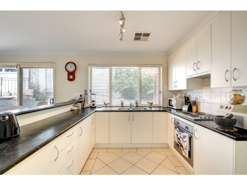 11 Klar Avenue, Darlington SA 5047