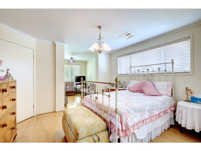 11 Klar Avenue, Darlington SA 5047