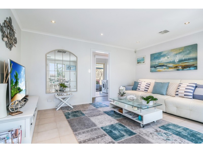 2 Endeavour Court, North Haven SA 5018