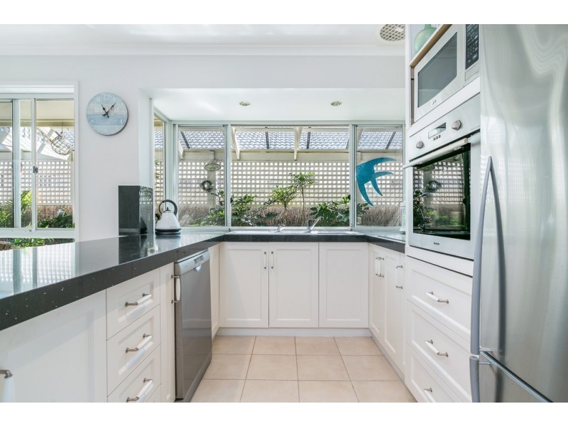 2 Endeavour Court, North Haven SA 5018