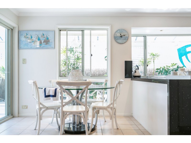 2 Endeavour Court, North Haven SA 5018