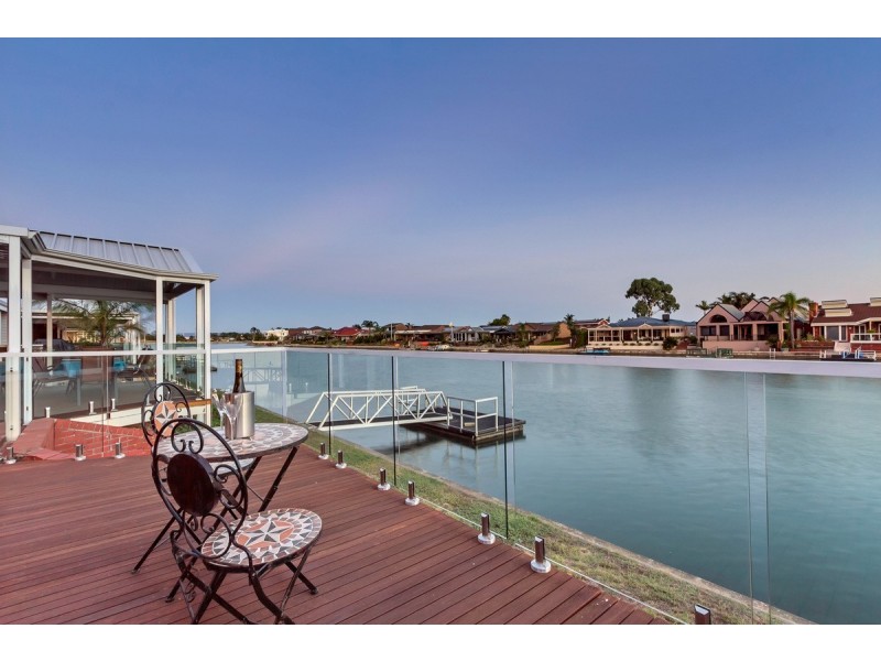 7/8 Hansen Court, West Lakes Shore SA 5020