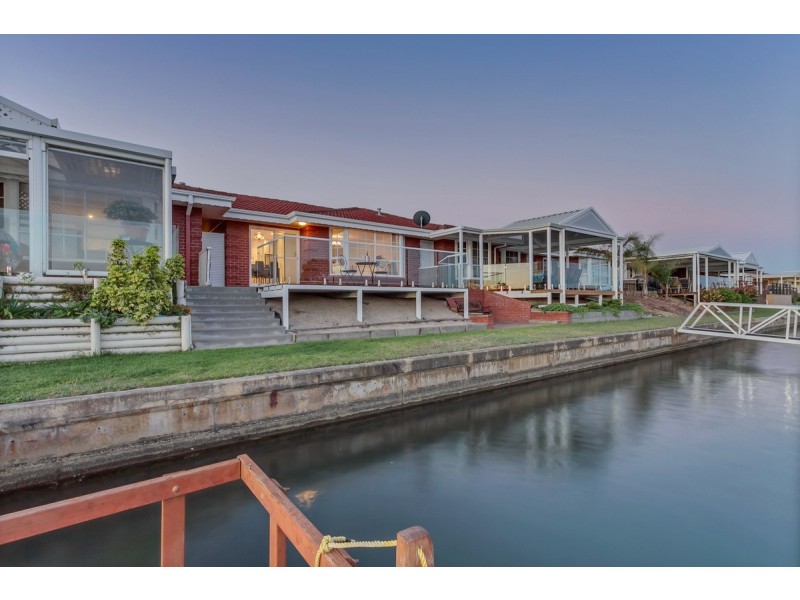 7/8 Hansen Court, West Lakes Shore SA 5020