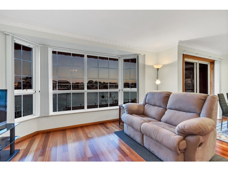 7/8 Hansen Court, West Lakes Shore SA 5020