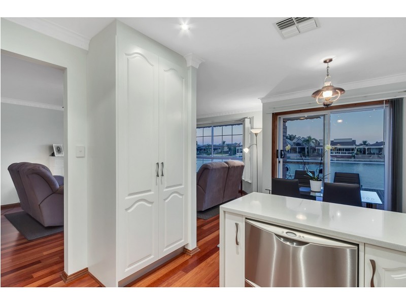 7/8 Hansen Court, West Lakes Shore SA 5020