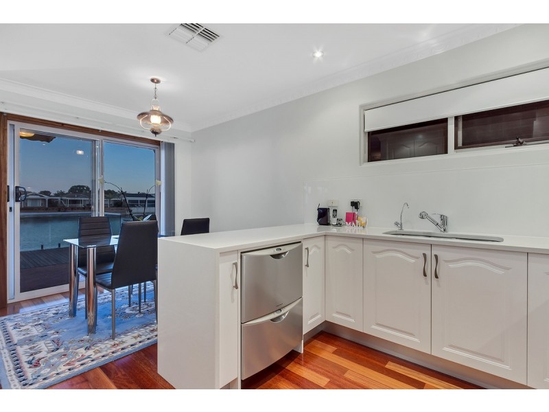 7/8 Hansen Court, West Lakes Shore SA 5020