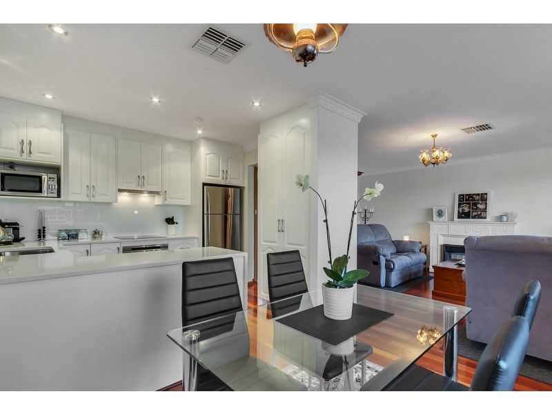 7/8 Hansen Court, West Lakes Shore SA 5020