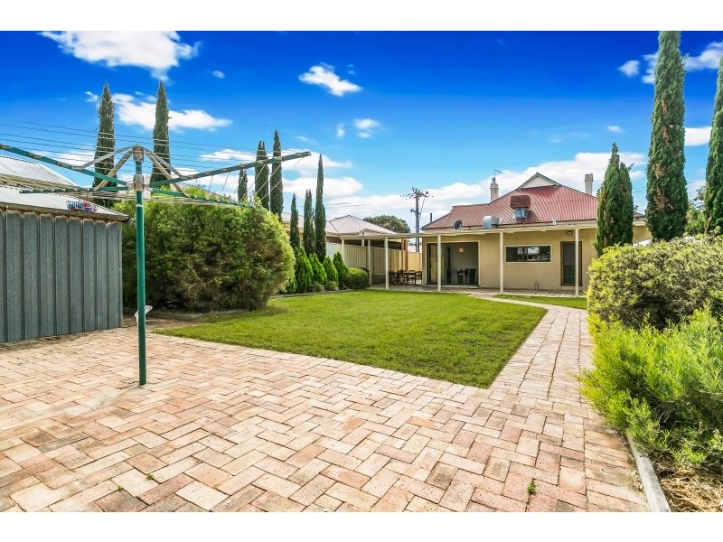 4 Bartley Tce, Semaphore Park SA 5019