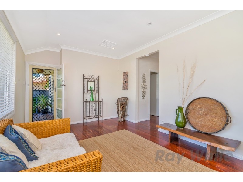 17 Nyora Crescent, Taperoo SA 5017