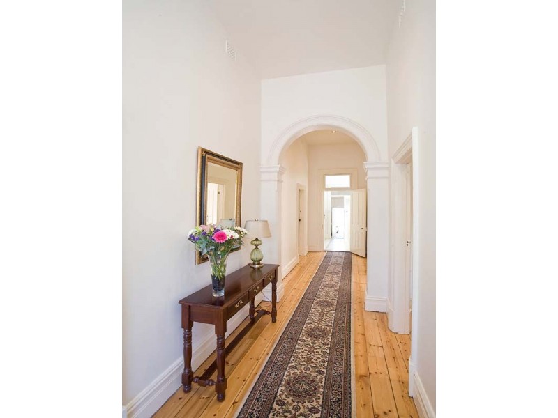 11 Roberts Street, Birkenhead SA 5015