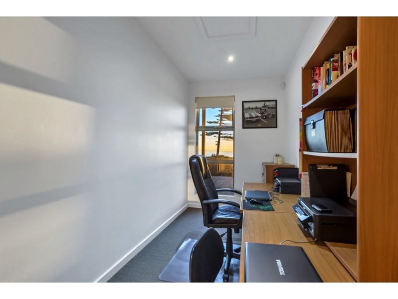 220 Lady Gowrie Drive, Largs Bay SA 5016