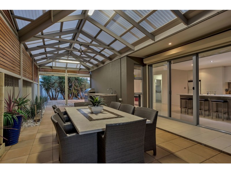 220 Lady Gowrie Drive, Largs Bay SA 5016