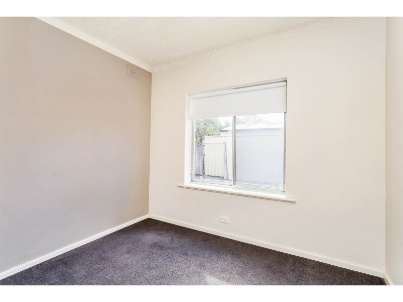 1/16 Russell Street East, Rosewater SA 5013