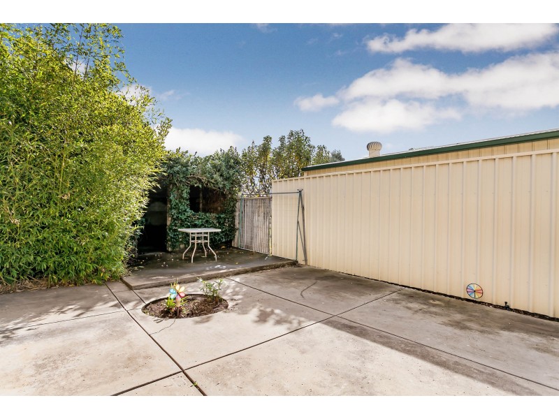 1/16 Russell Street East, Rosewater SA 5013