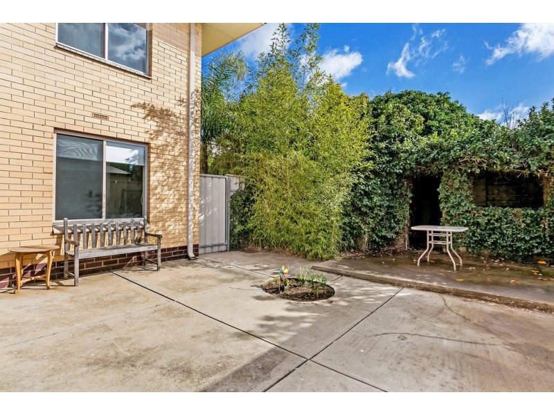 1/16 Russell Street East, Rosewater SA 5013
