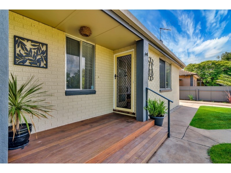 17 Nyora Cres, Taperoo SA 5017