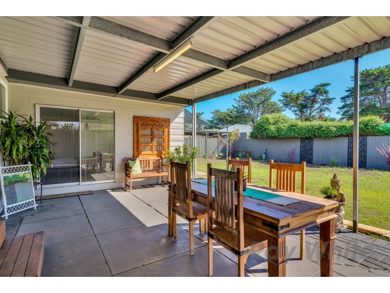 17 Nyora Cres, Taperoo SA 5017