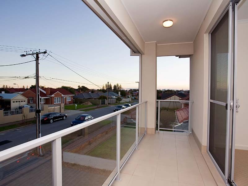 6 Henley Avenue, Henley Beach SA 5022