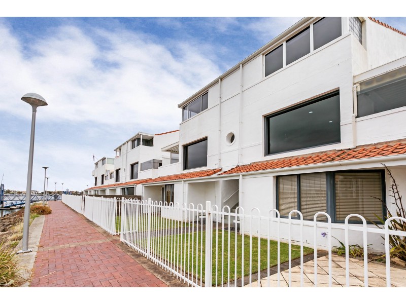 11/10 Nerida Drive, North Haven SA 5018
