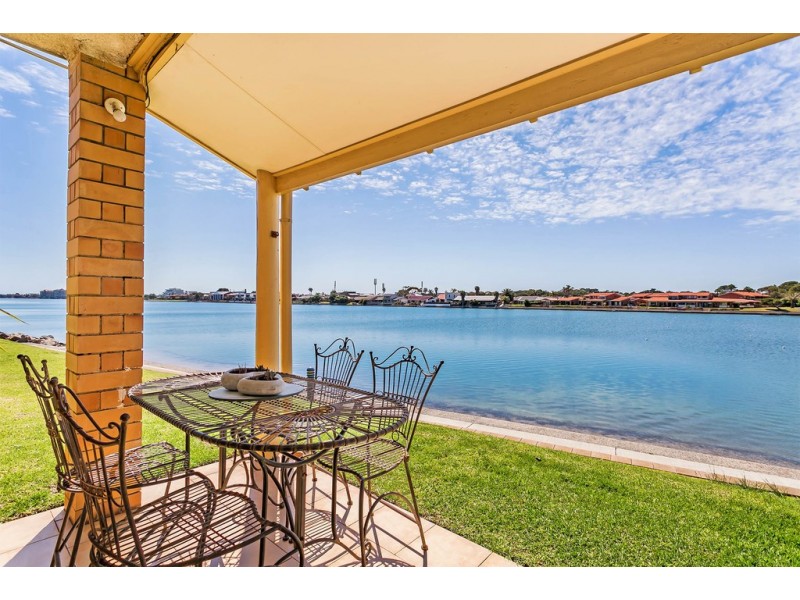 2/80 Military Road, Tennyson SA 5022