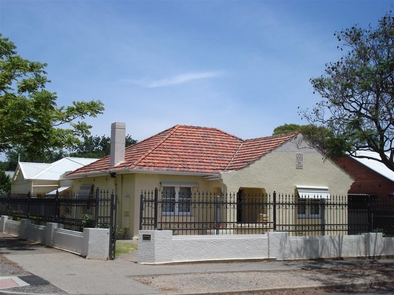 61 The Grove, Lower Mitcham SA 5062