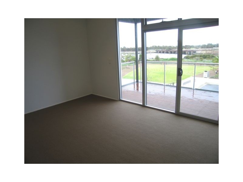 8 Yao Cove, Port Adelaide SA 5015