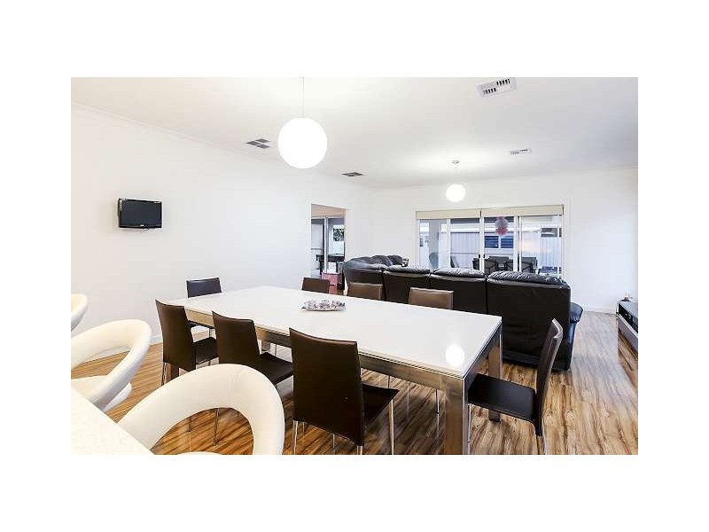 64 Oval Avenue, Woodville South SA 5011