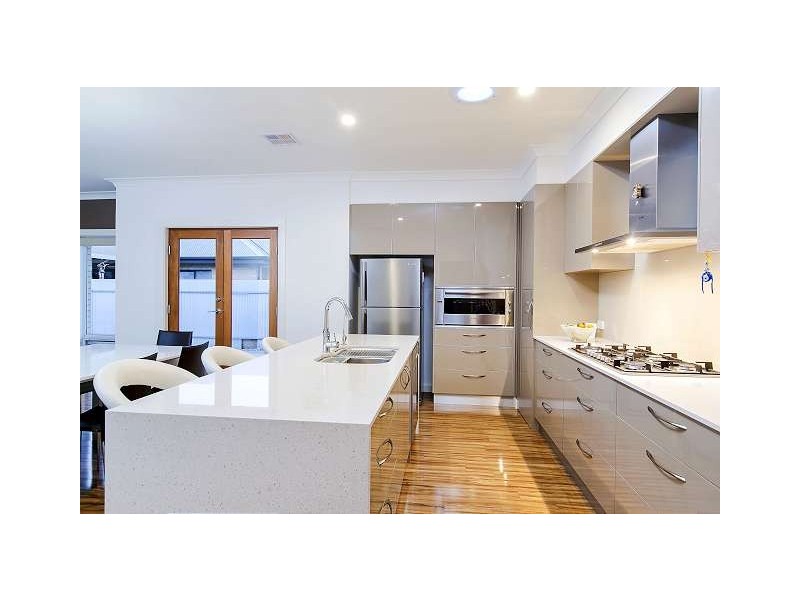 64 Oval Avenue, Woodville South SA 5011