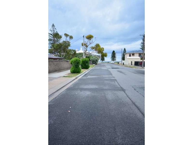 1/11A Alexander Street, Largs Bay SA 5016