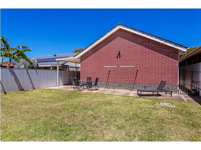 18 Medina Street, Taperoo SA 5017