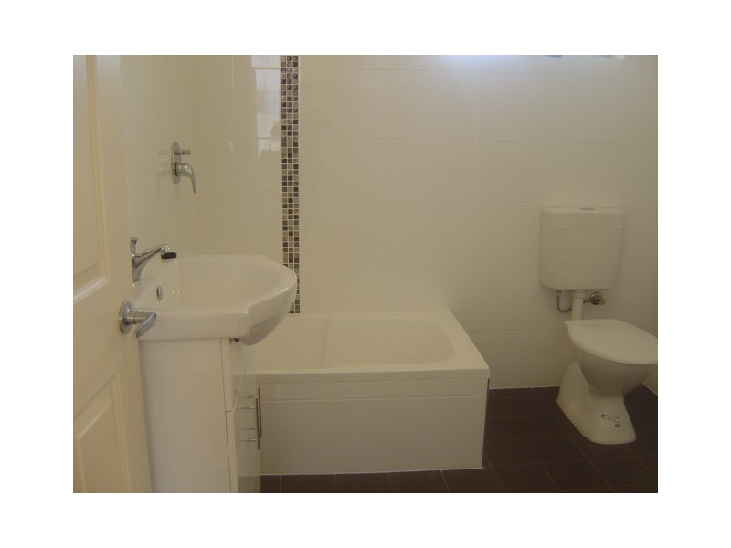 2/18 Maud Street, Ethelton SA 5015