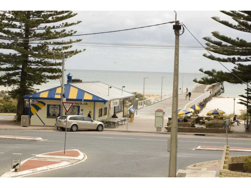 7 Jetty Road, Largs Bay SA 5016