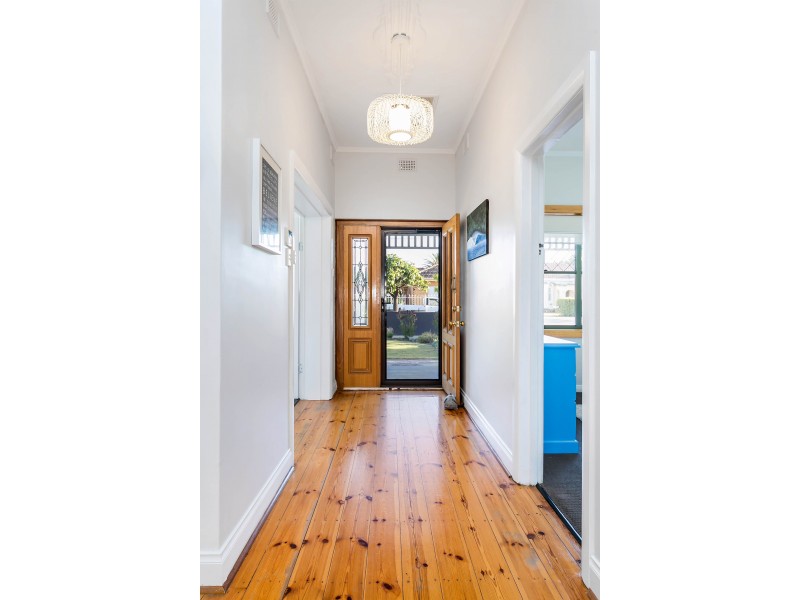 17 Balranald Avenue, Largs Bay SA 5016