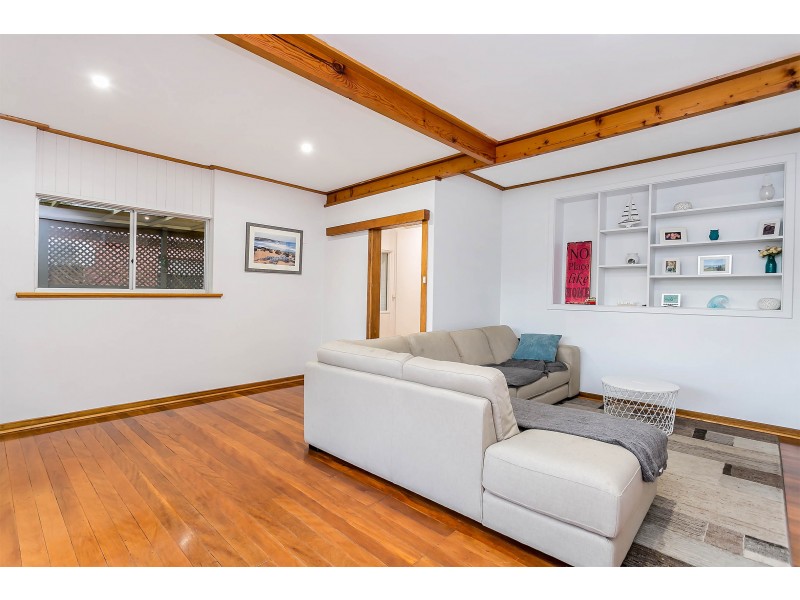 17 Balranald Avenue, Largs Bay SA 5016