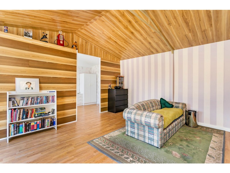 18 Fraser Drive, North Haven SA 5018