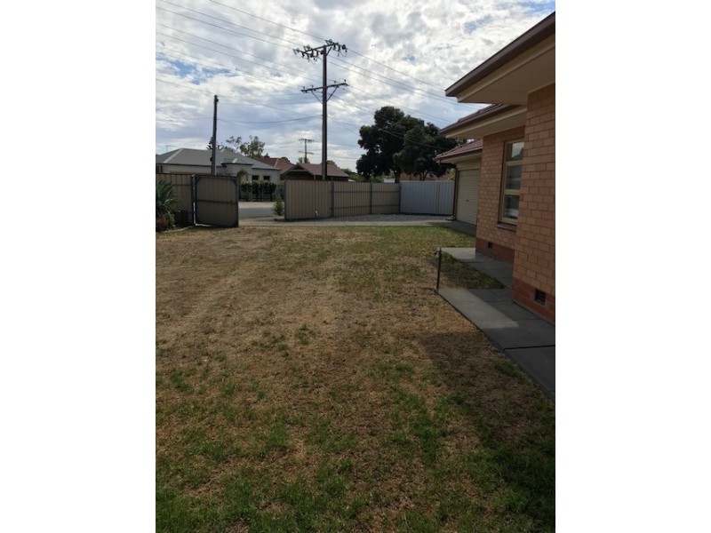 1 Robins Avenue, Findon SA 5023