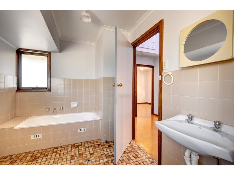 33 Palmer Court, Renown Park SA 5008